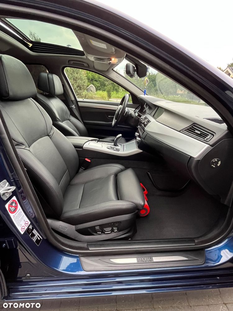 BMW Seria 5 535i xDrive - 16