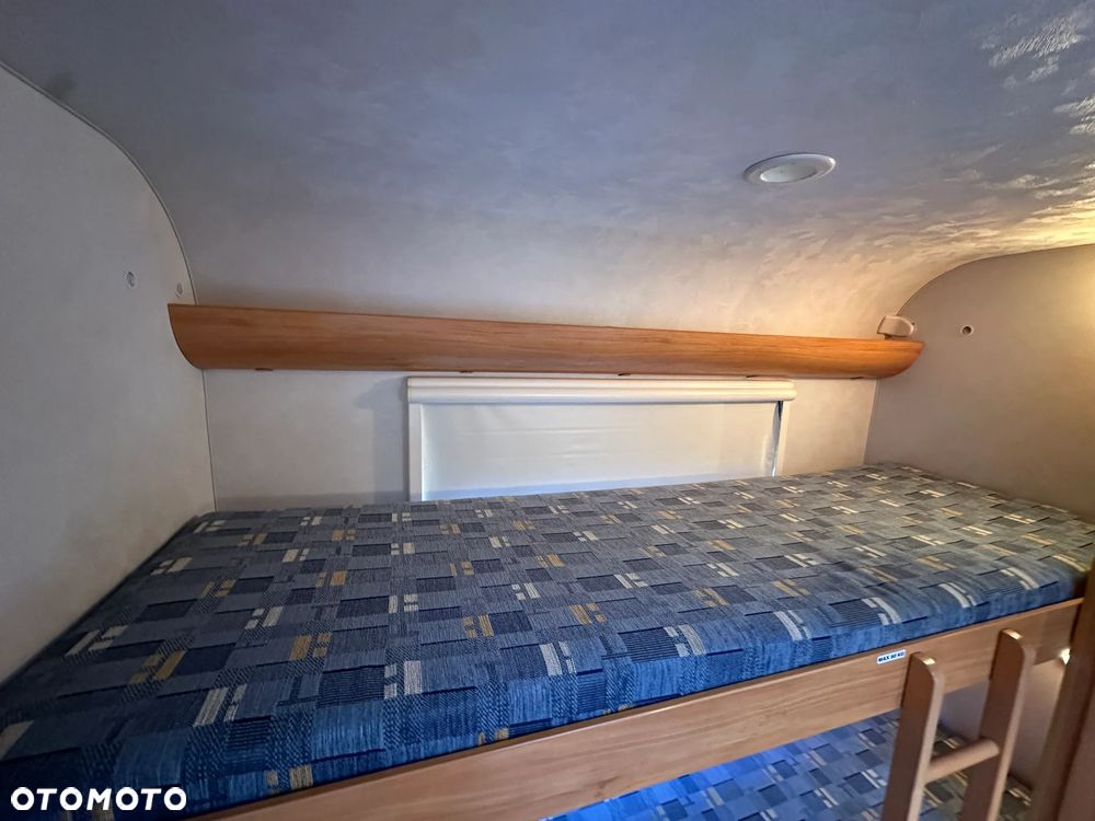 Adria ADORA 542 TK z przedsionkiem Isabella i łóżkami piętrowymi. - 9