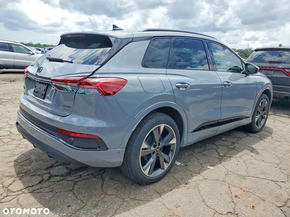 Audi Q4 e-tron 45 quattro - 4