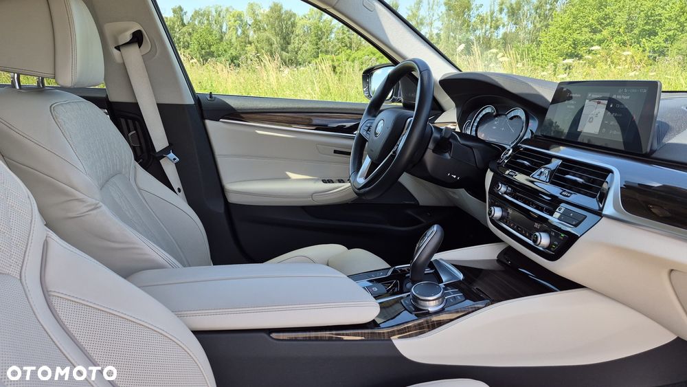 BMW Seria 5 530i xDrive Luxury Line - 16