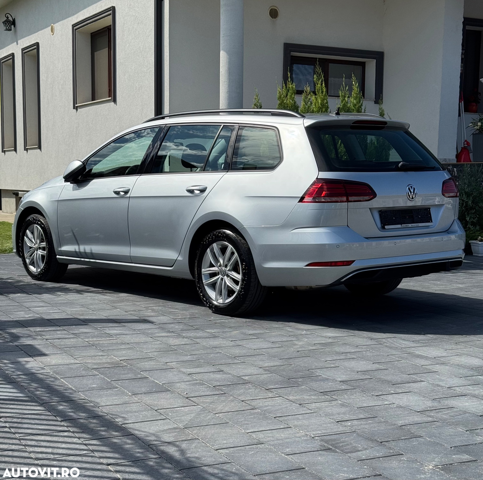 Volkswagen Golf 2.0 TDI DSG Comfortline - 5