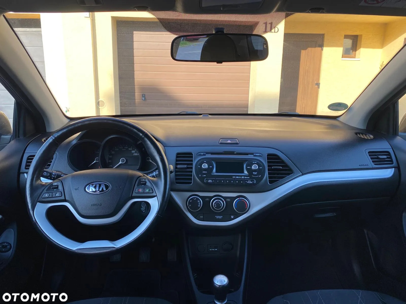 Kia Picanto 1.0 Dream Team Edition - 12