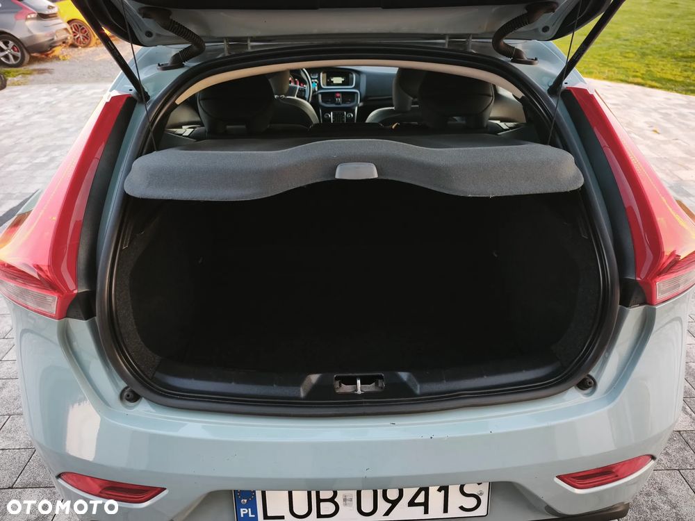 Volvo V40 - 16