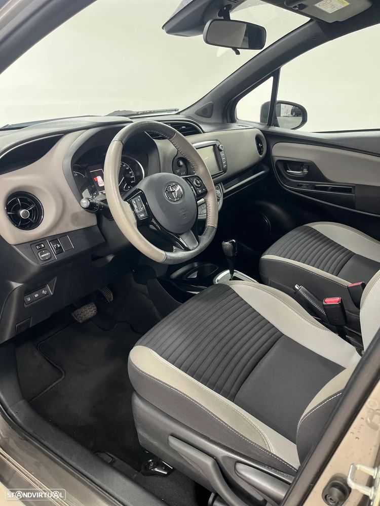 Toyota Yaris 1.5 HSD Exclusive - 8