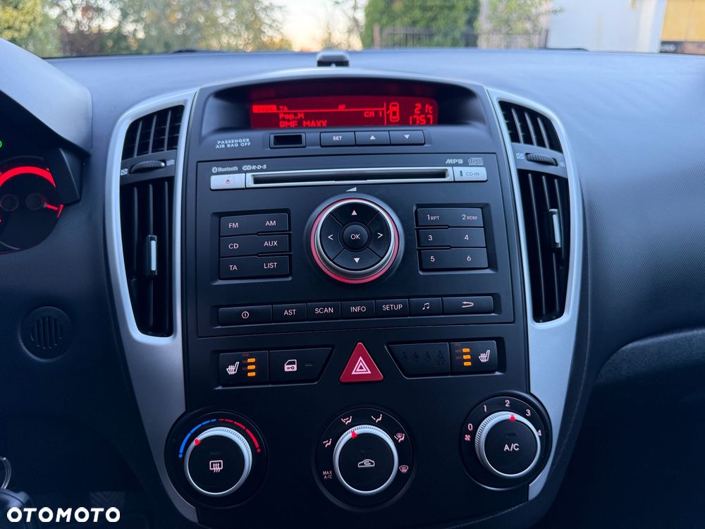 Kia Ceed 1.6 CVVT ISG Vision - 28