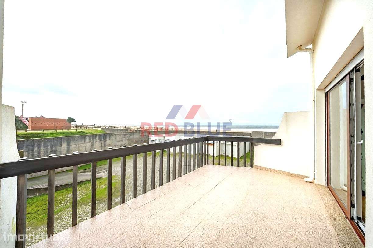 MORADIA, PRIMEIRA LINHA DE MAR, PÓVOA DE VARZIM - Grande imagem: 4/13