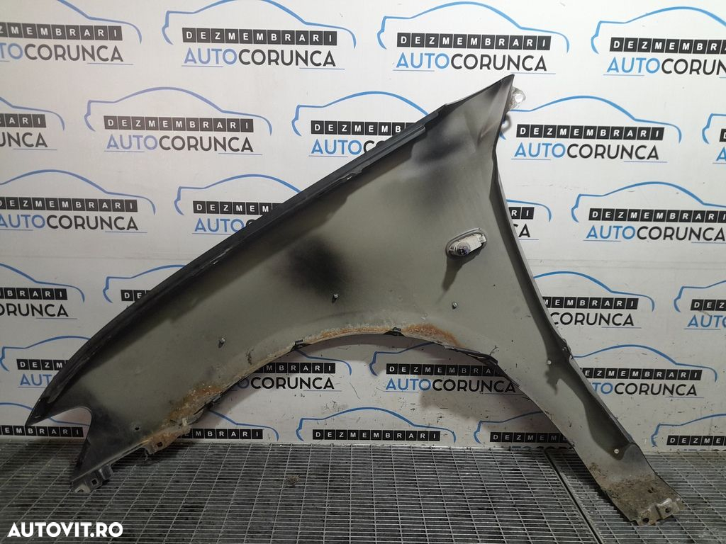 Aripa Dreapta Fata Mitsubishi L200 Facelift 2010 - 2015 4 Usi negru x08 (1076) RUGINITA - 2