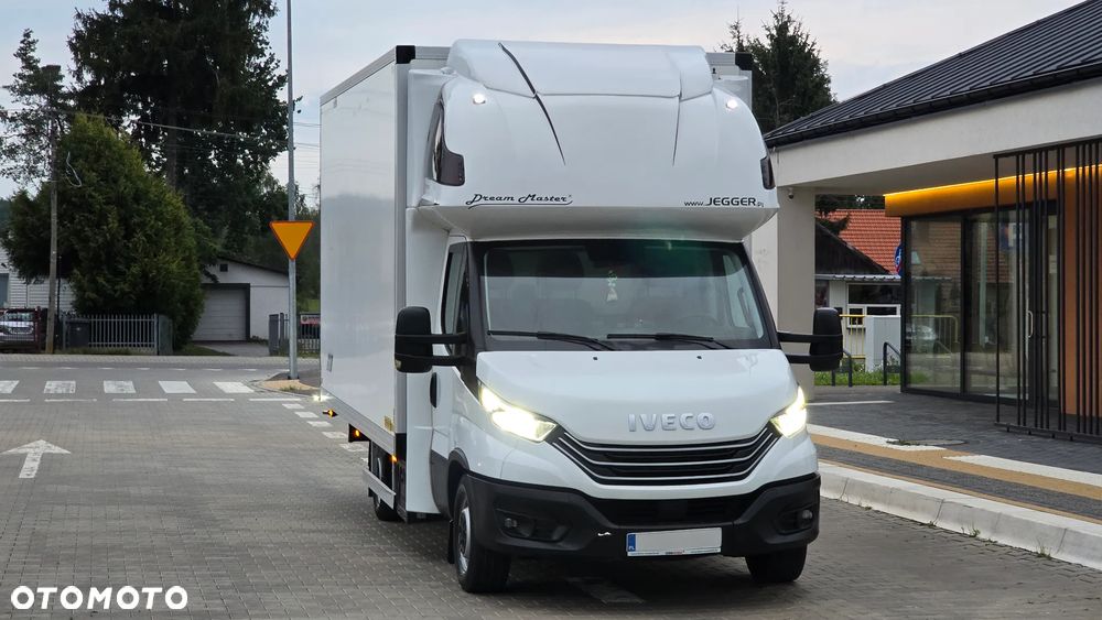 Iveco ❗️❗️DAILY 3.0 180KM 35S18 ❗️❗️ZABUDOWA JEGGER 10 PALET / KONTENER 5M / PODUSZKI PNEUMATYCZNE / SKRZYNIA MANUALNA / NAWIGACJA / TEMPOMAT ADAPTACYJNY / KABINA SYPIALNIANA / LEKKI KONTENER / WERSJA WZMOCNIONA / SALON POLSKA / FULL LED / RAMA / MAKSYMALNA OPCJA WYPOSAŻENIA❗❗ STAN - JAK NOWY ❗️ - 11