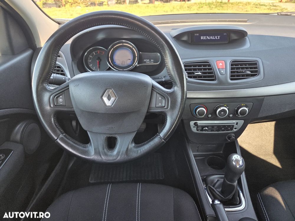 Renault Fluence 1.6 Privilege - 11