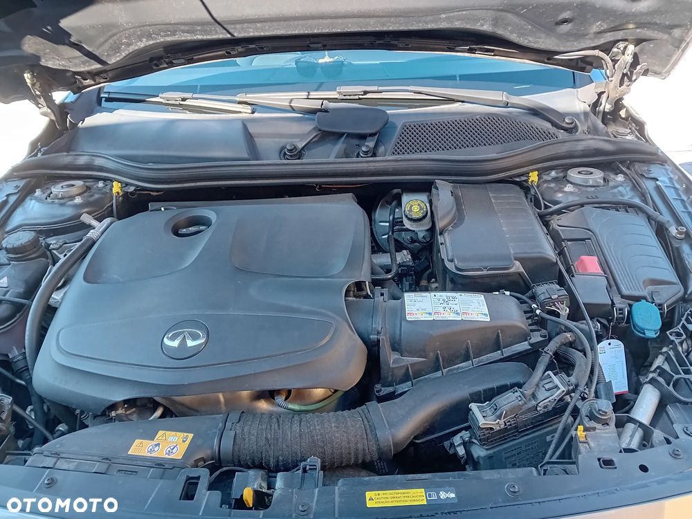Infiniti Q30 1.6t Premium - 9