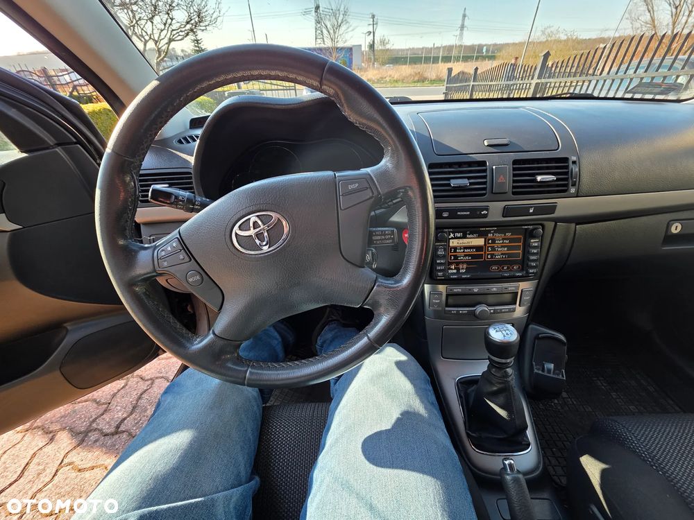 Toyota Avensis 2.0 D-4D Sol plus+NAVI - 3