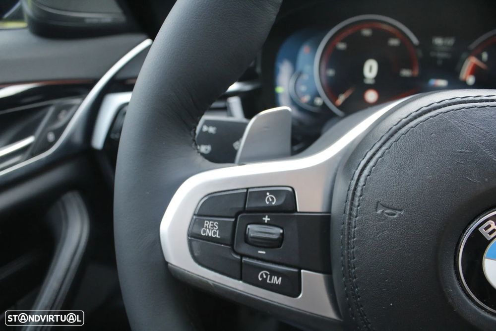 BMW 530 d Pack M Auto - 16