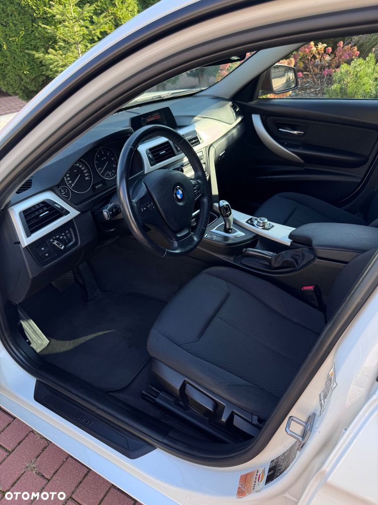 BMW Seria 3 - 12