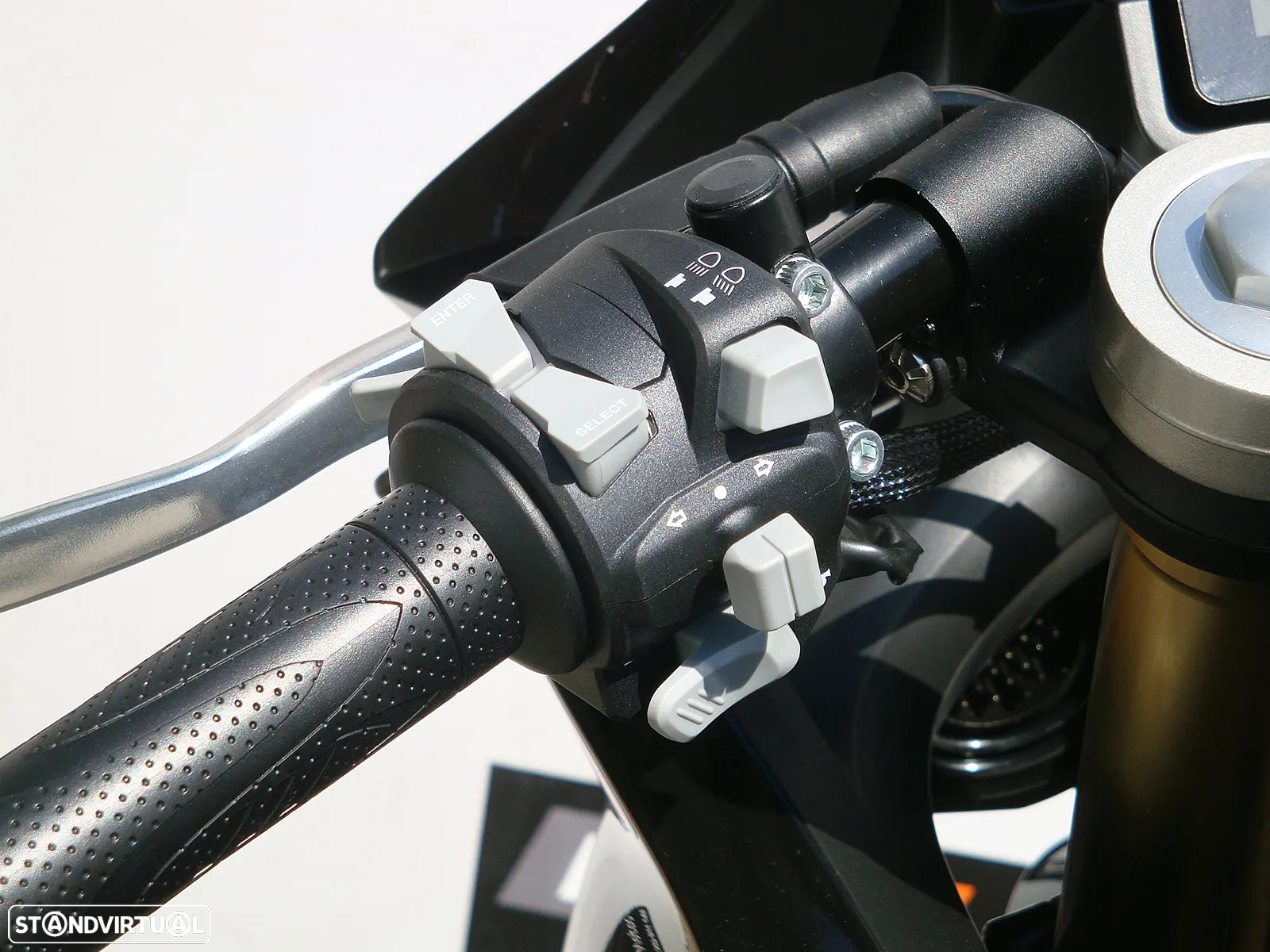 QJ Motor SRK 125R - 8