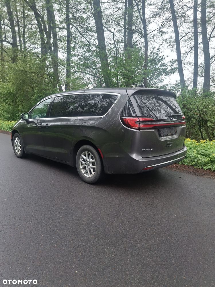 Chrysler Pacifica - 6