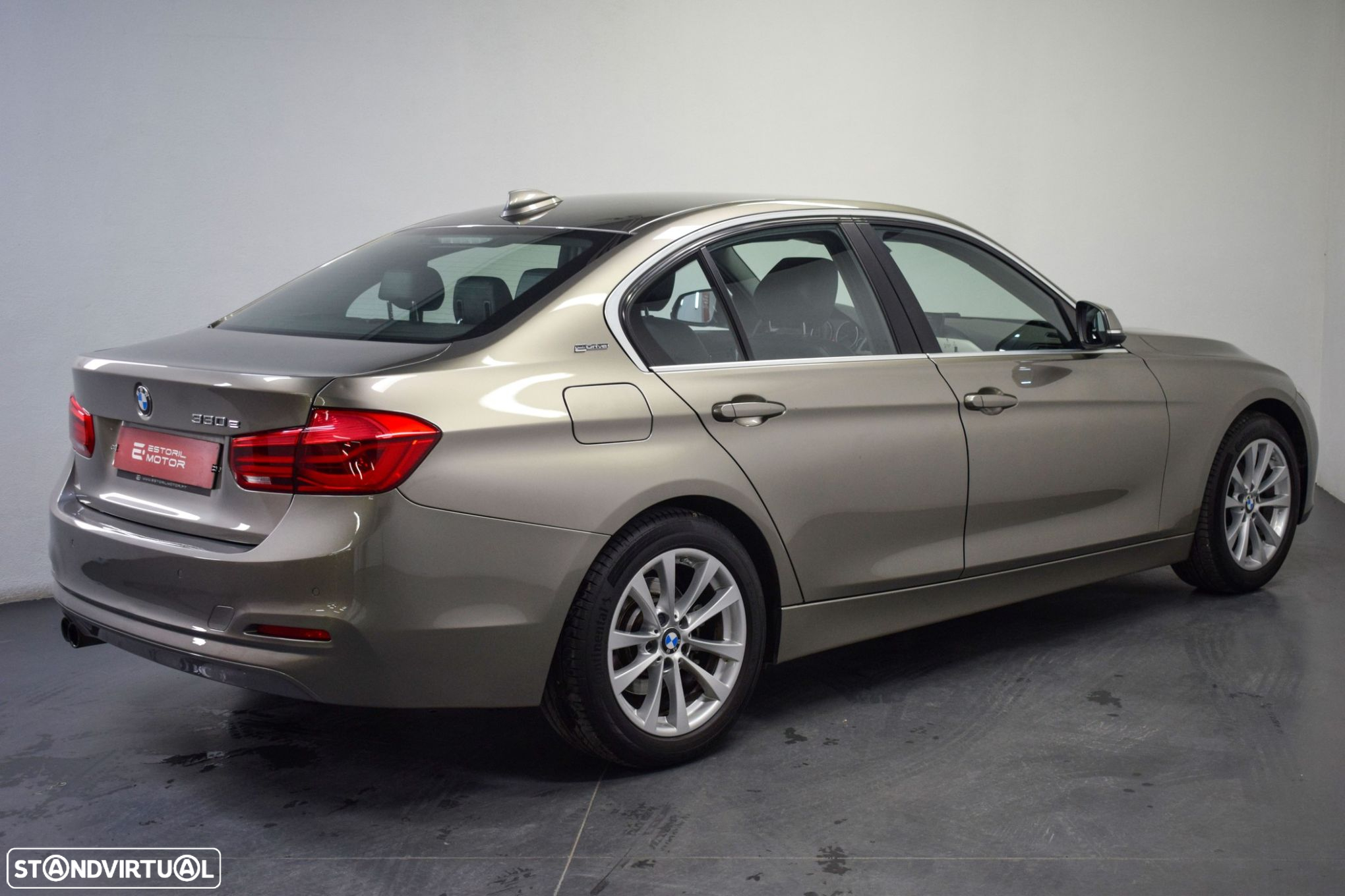 BMW 330 e iPerformance Advantage - 3