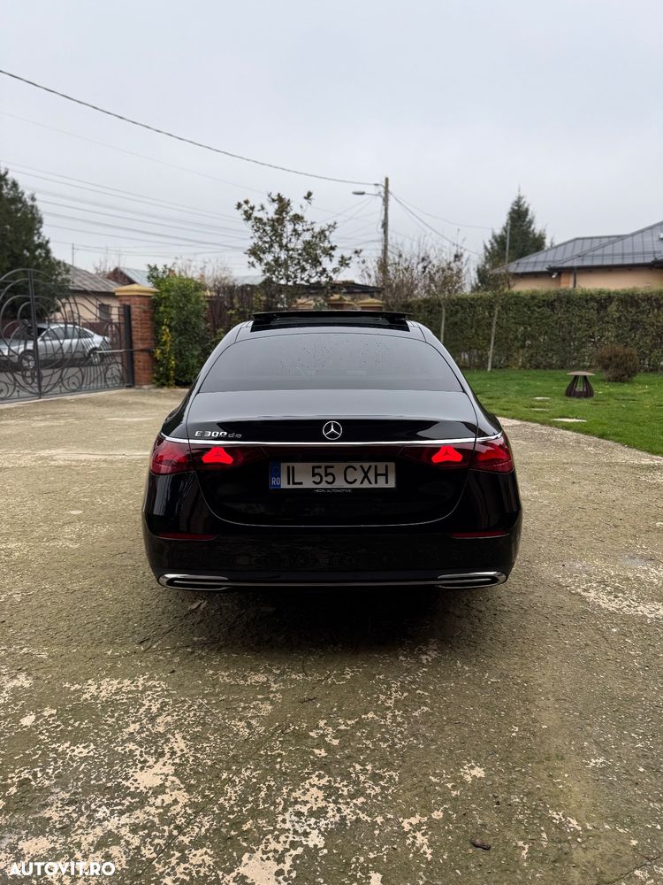 Mercedes-Benz E 300 de Aut. - 5