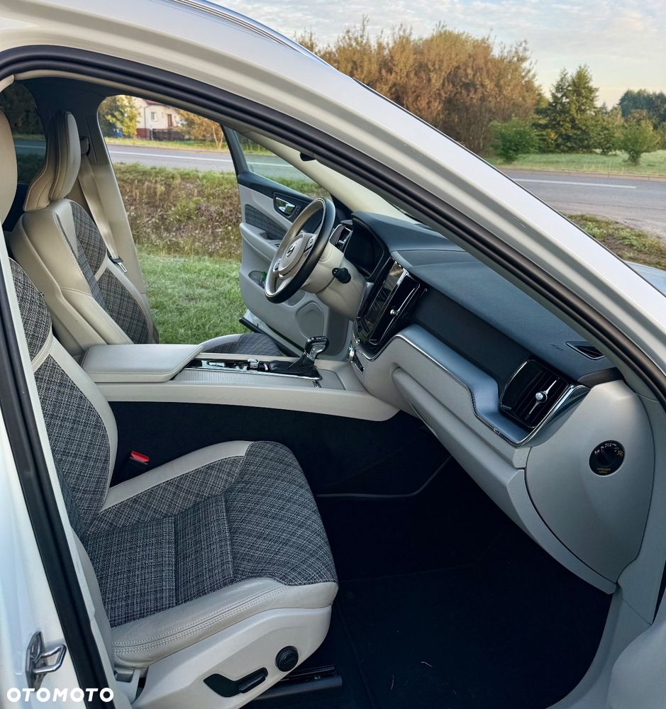 Volvo XC 60 D4 Momentum Pro - 8