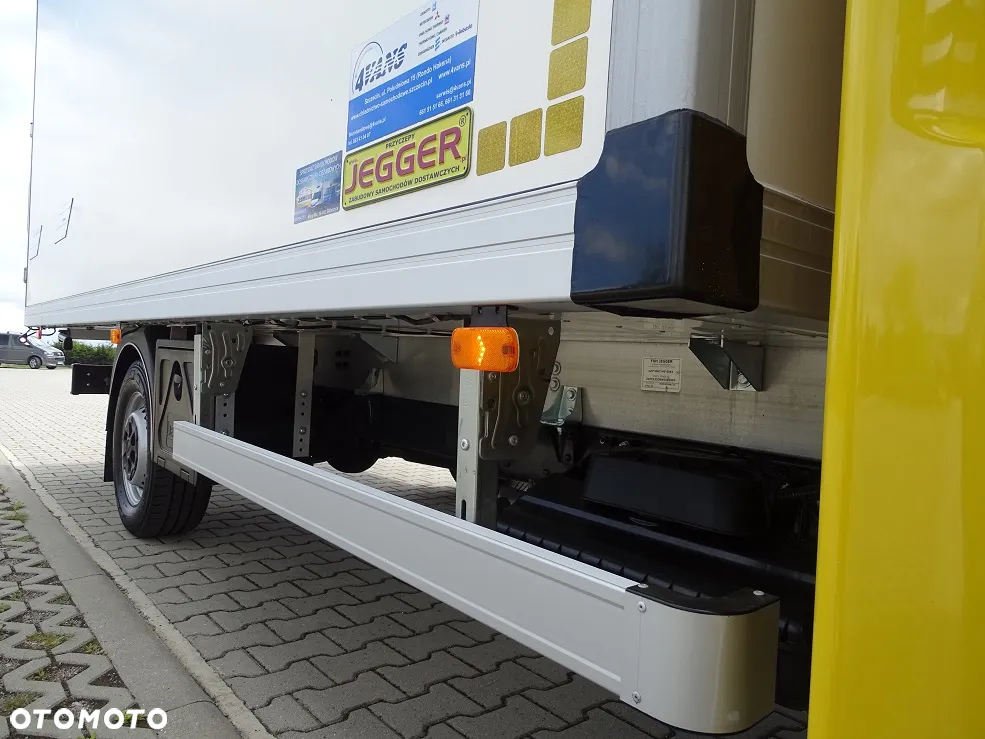 Iveco Daily 35S18 3.0 Chłodnia -30*C/+42*C 9 EuroPalet 4.42m JEGGER JAK NOWY!! Salon PL!! HWASUNG THERMO - 11
