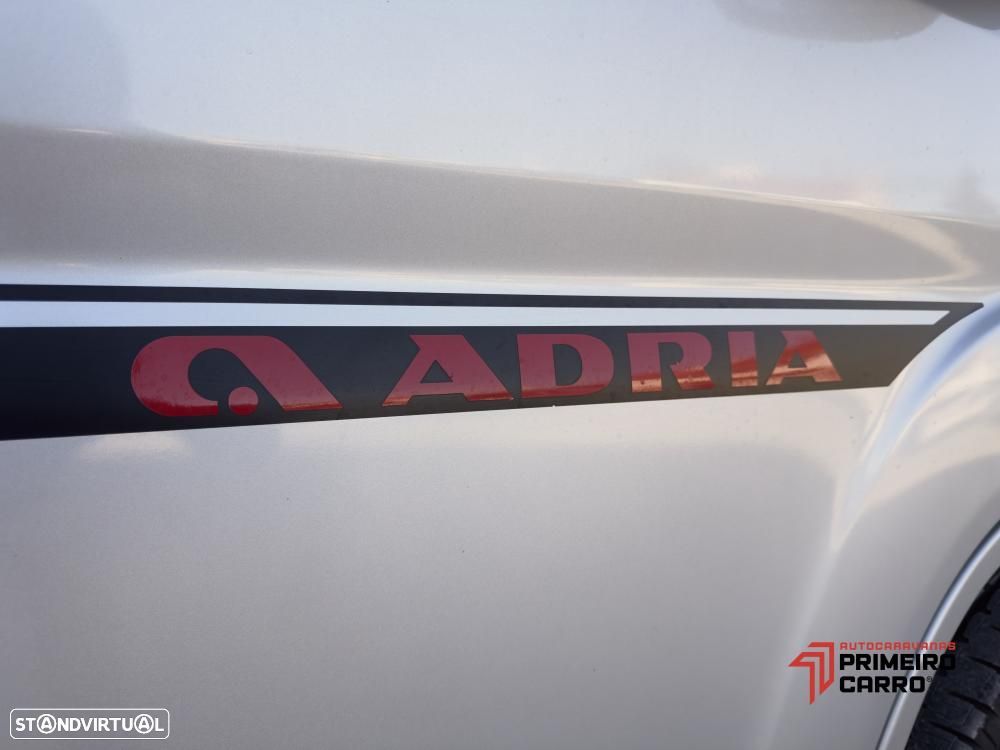 Adria Twin 600 SPT cama transversal - 55