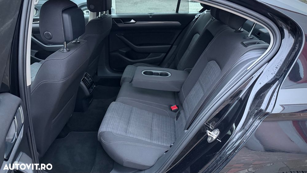 Volkswagen Passat Variant 1.6 TDI (BlueMotion Technology) DSG Comfortline - 10