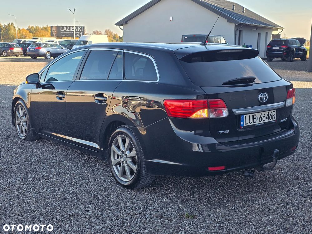 Toyota Avensis 2012 photo 3