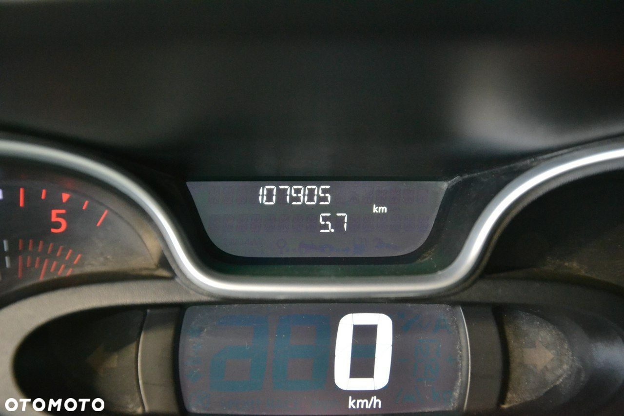 Nissan NV300 - 24