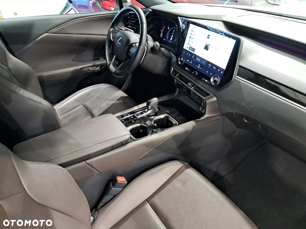Lexus RX - 9