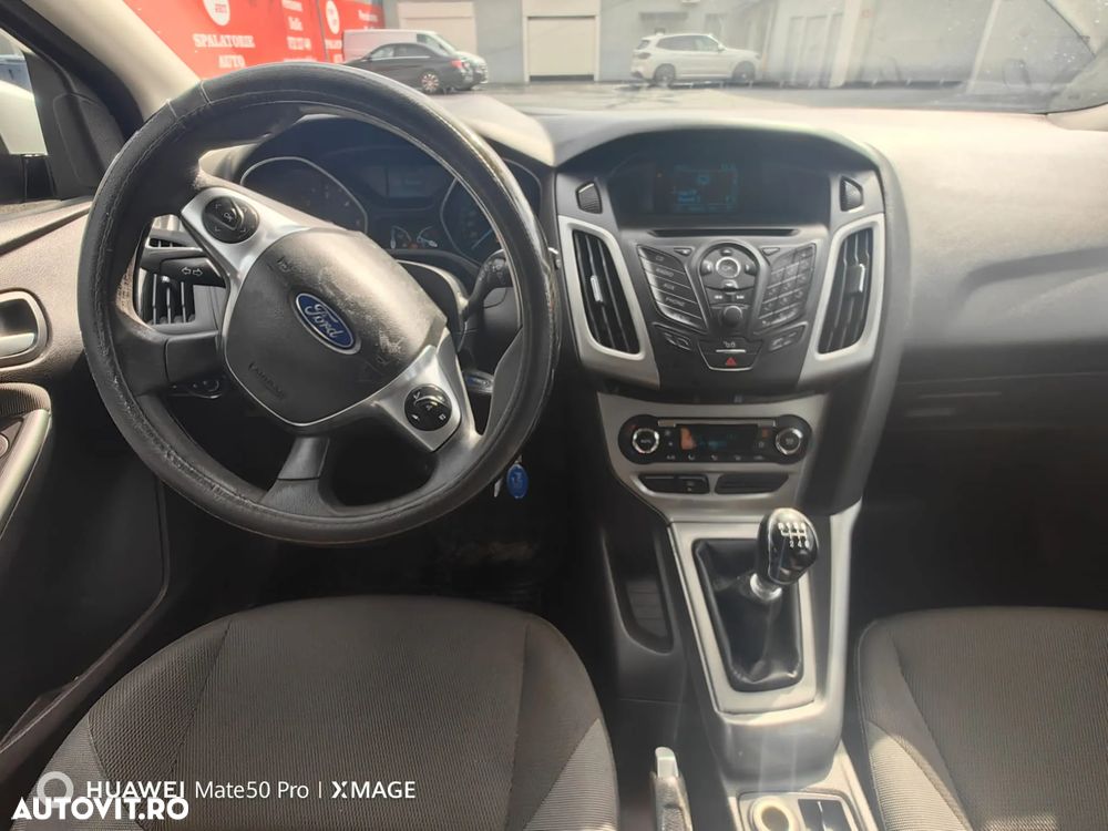 Ford Focus - 8