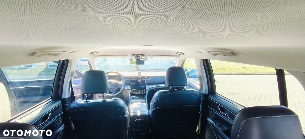 Jeep Grand Cherokee - 35