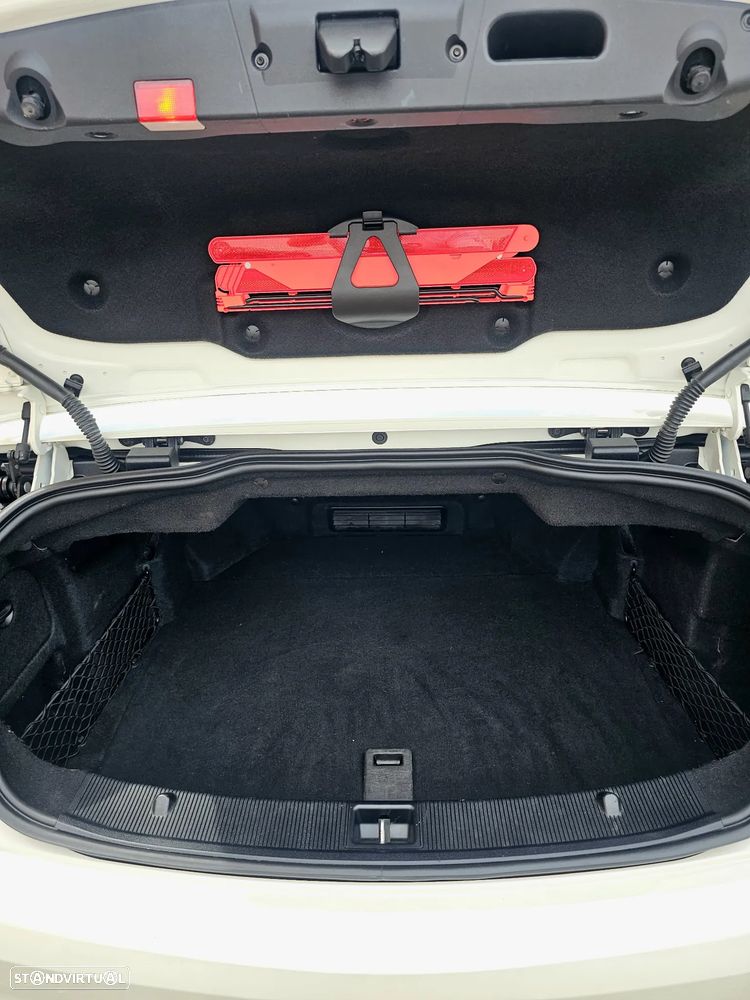 Mercedes-Benz E 220 - 21