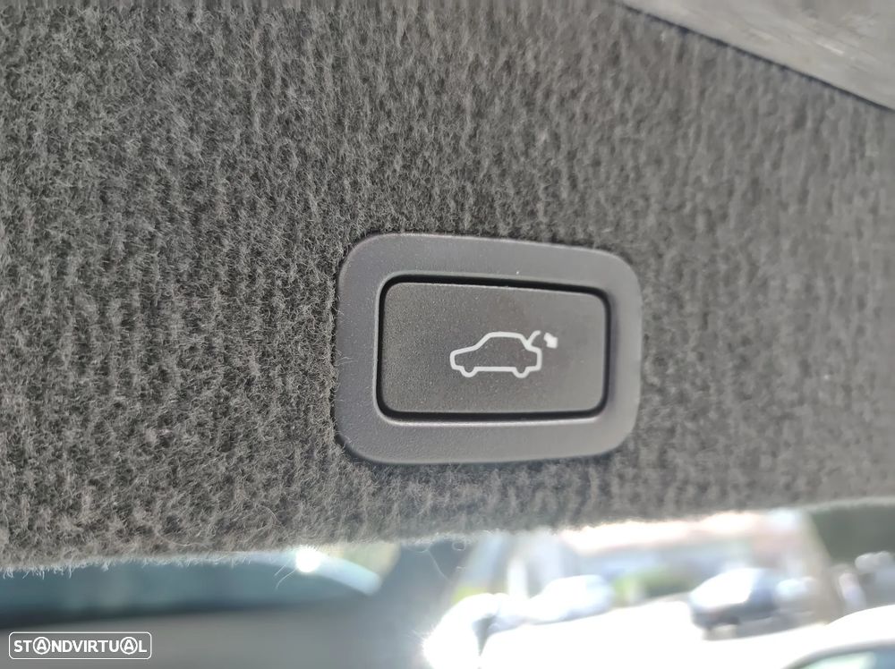 Volvo XC 60 2.4 D Drive Momentum - 11
