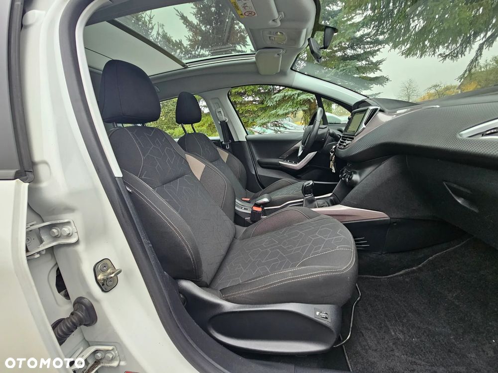 Peugeot 2008 e-HDi FAP 92 STOP & START Allure - 18