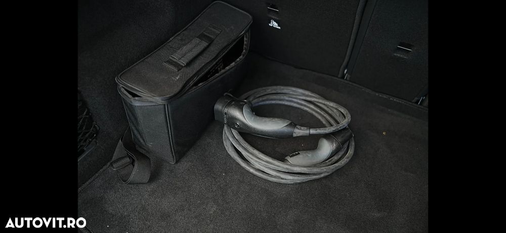 Mercedes-Benz GLA - 20