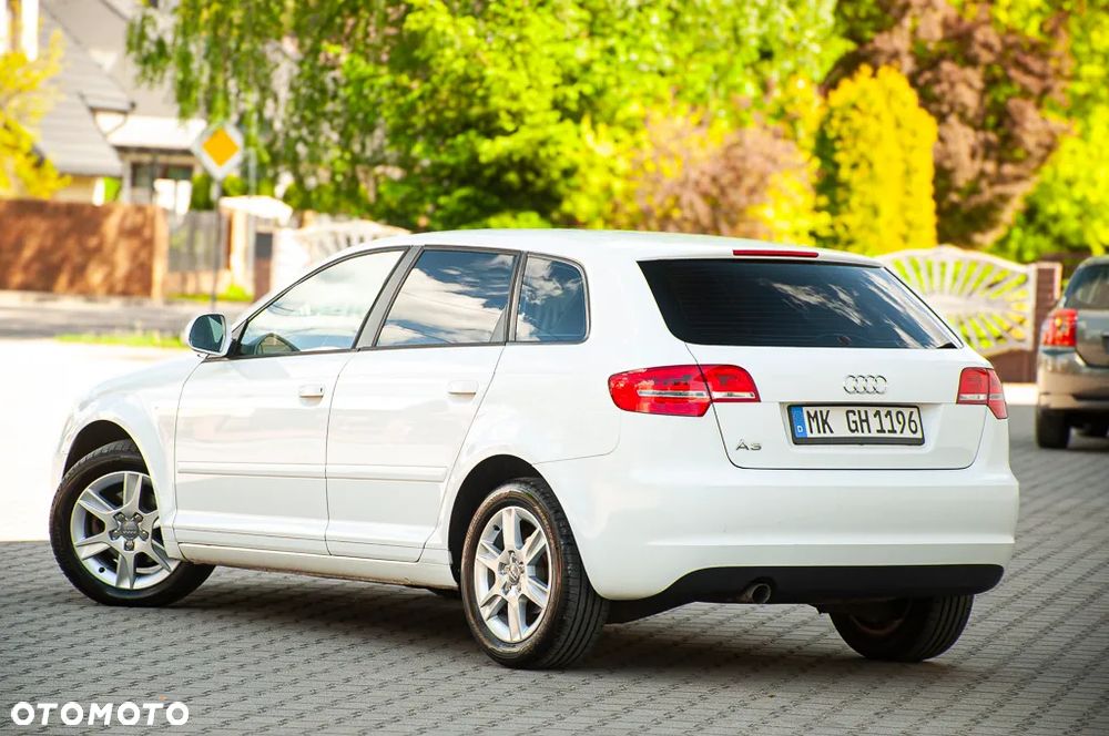 Audi A3 Sportback 1.6 Ambiente - 14