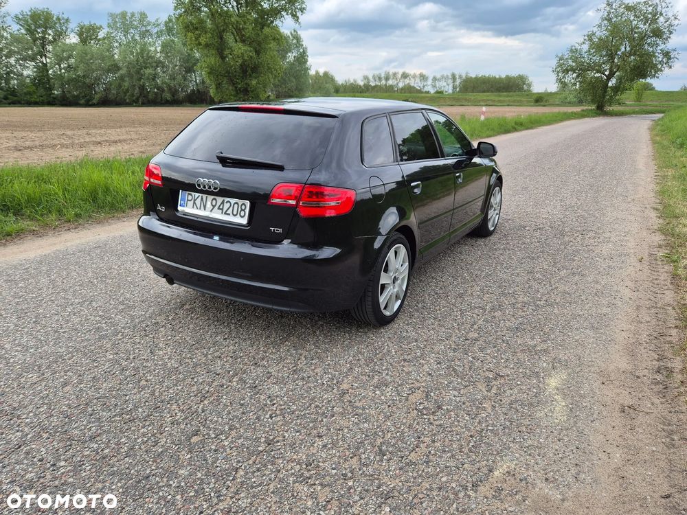 Audi A3 Sportback 1.6 TDI DPF Attraction - 4