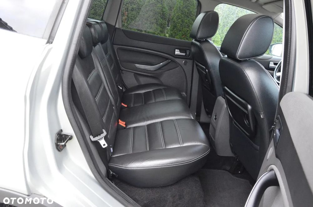 Ford Kuga 2.0 TDCi 4x4 Titanium - 30