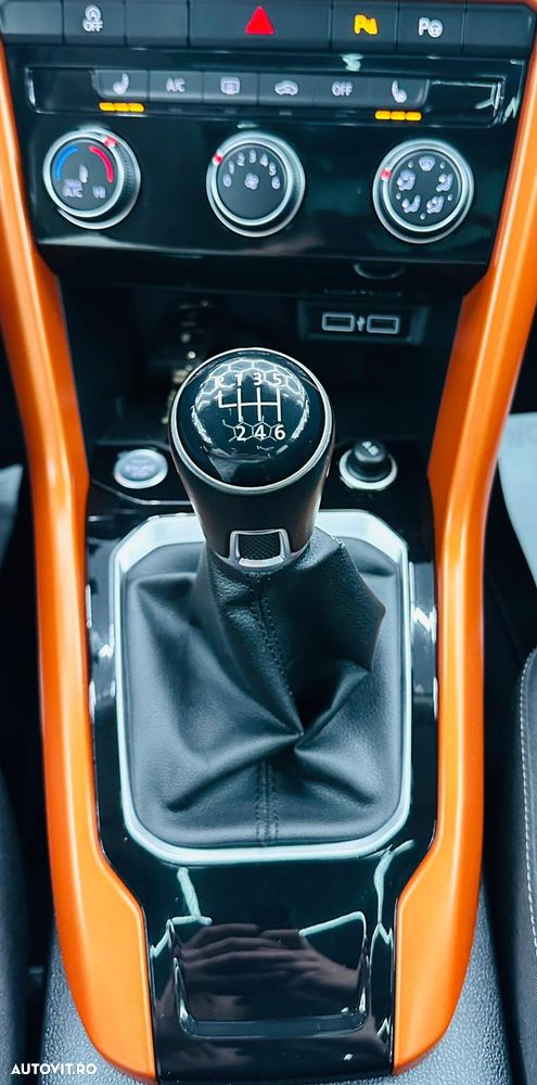 Volkswagen T-Roc 1.6 TDI SCR - 25