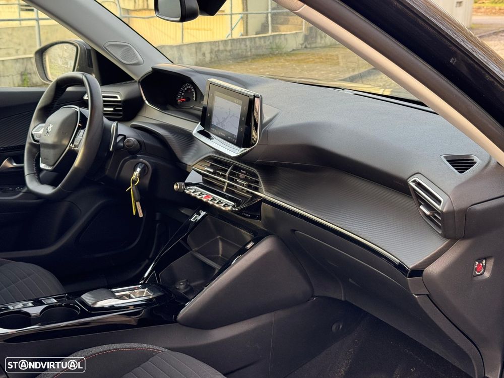 Peugeot 2008 1.2 PureTech Allure Pack EAT8 - 28