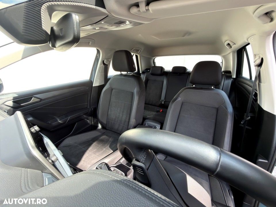 Volkswagen T-Roc - 21