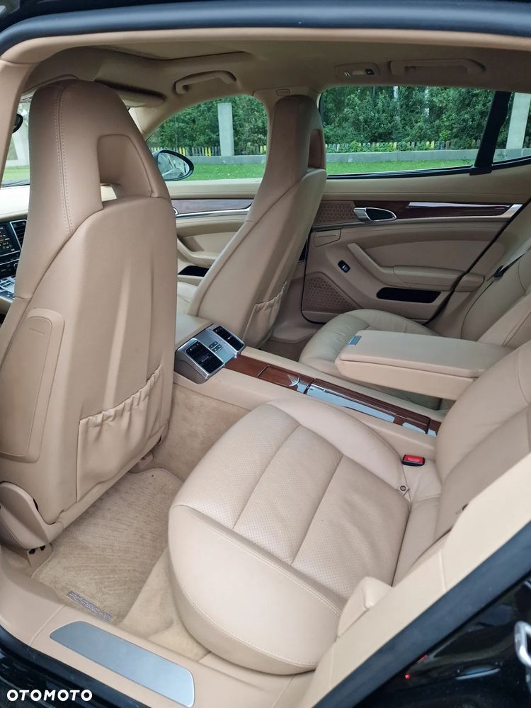 Porsche Panamera 4S PDK - 15