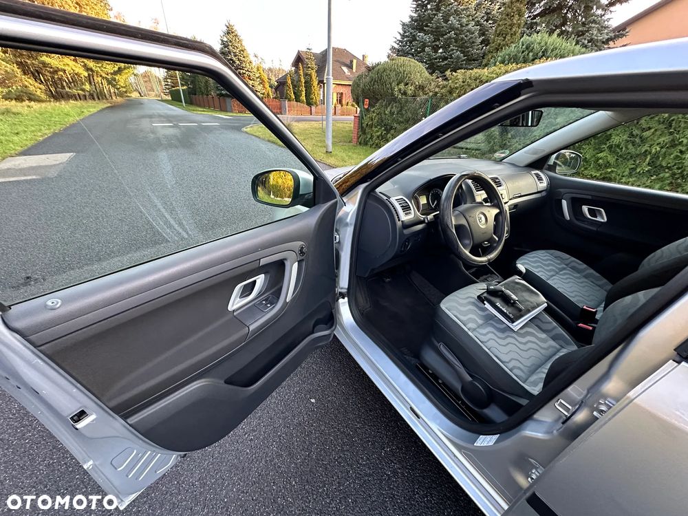 Skoda Fabia 1.2 HTP Ambiente - 19