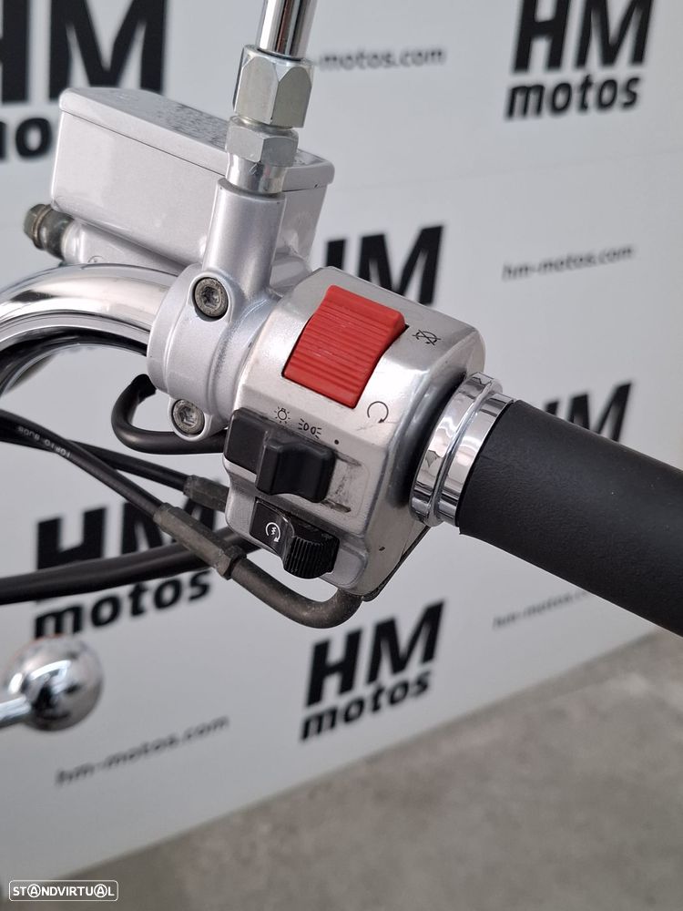 Suzuki Intruder 1500 LC - 9