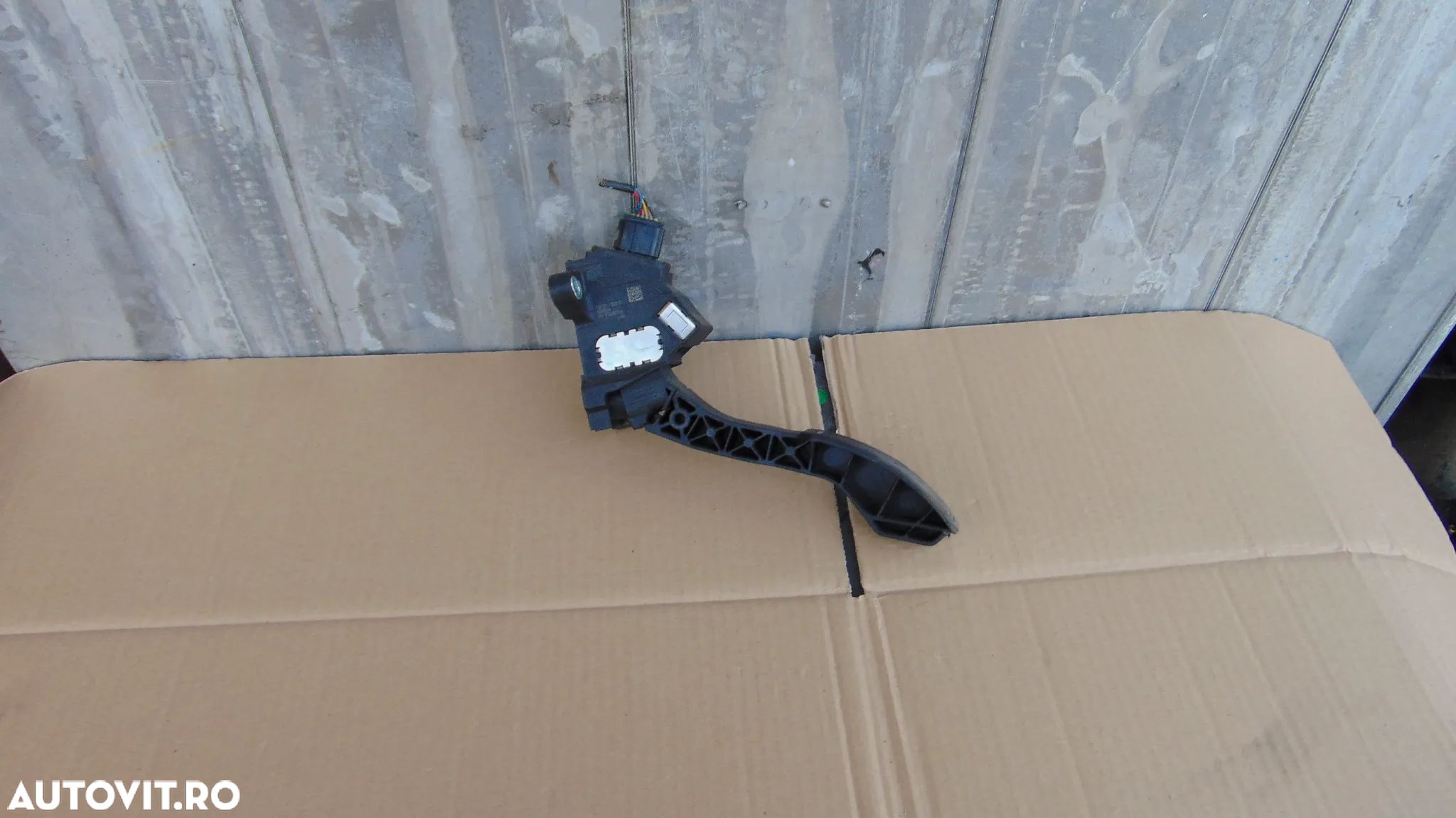 Pedala acceleratie Toyota auris 1.4 benzina an 2007-2010 - 1