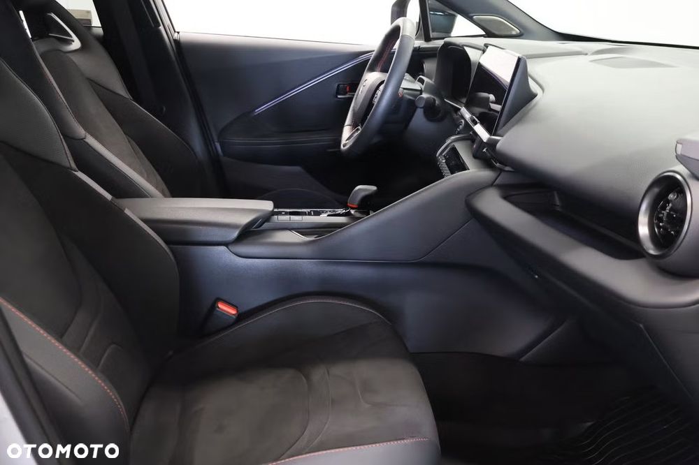 Toyota C-HR - 16