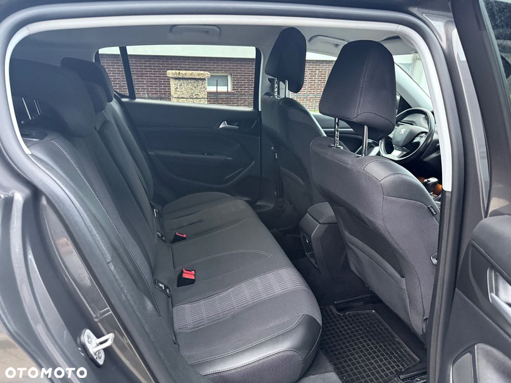 Peugeot 308 BlueHDi 130 Stop & Start Allure Business-Paket - 22