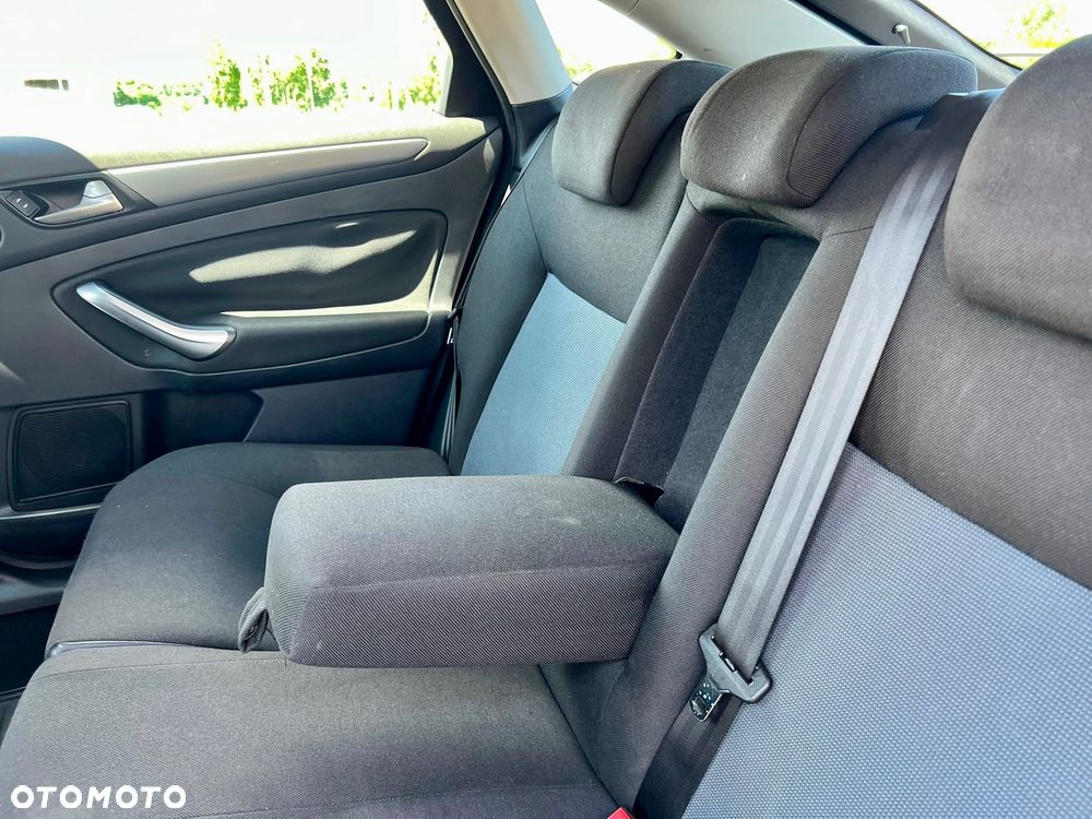 Ford Mondeo - 17