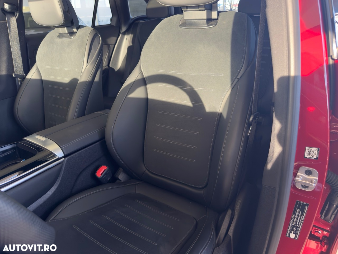 Mercedes-Benz GLC 300 4Matic 9G-TRONIC AMG Line Advanced - 21