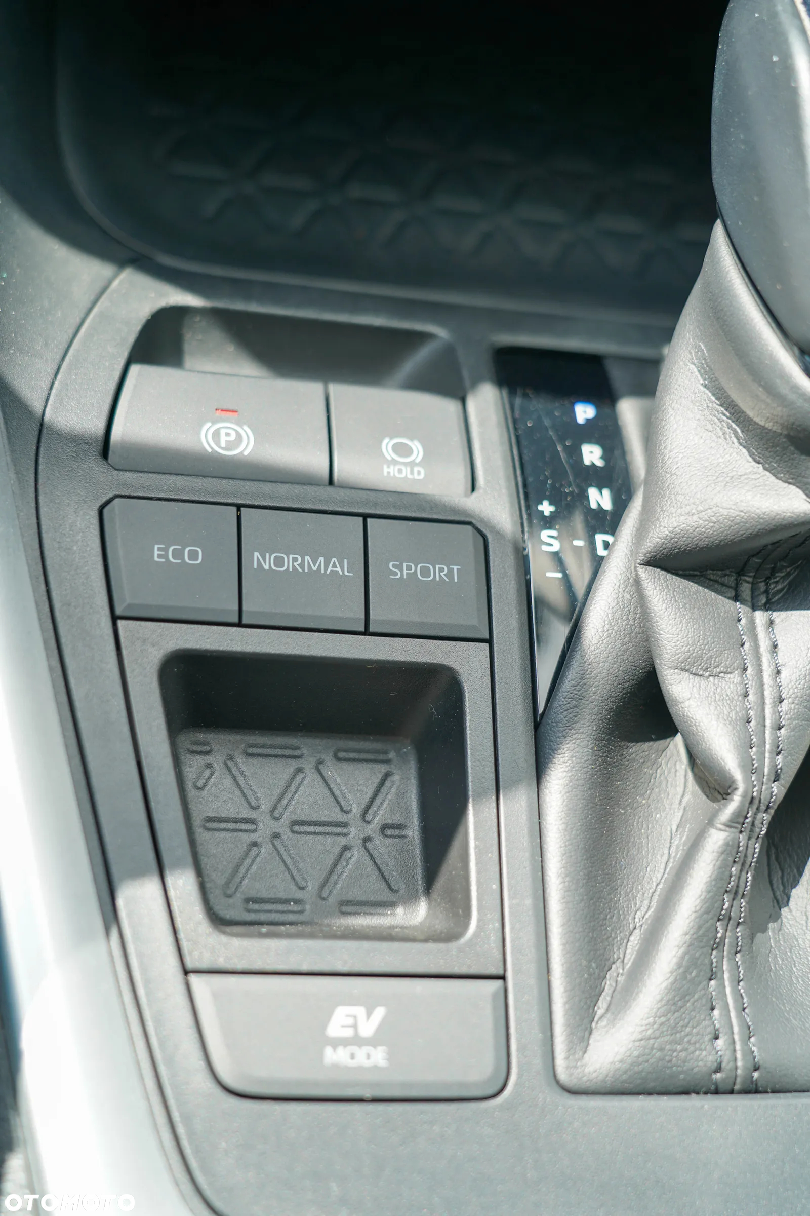 Toyota RAV4 2.5 Hybrid Active 4x2 - 32