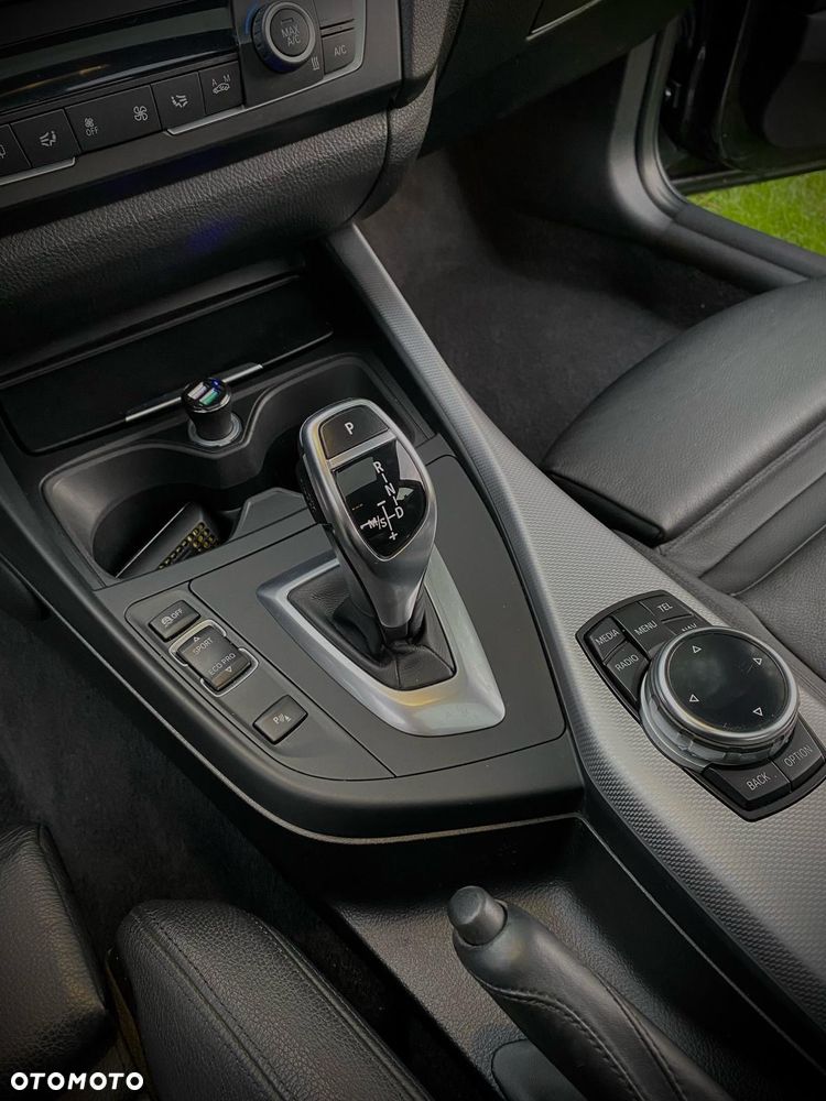 BMW Seria 1 120d Sport Line - 31